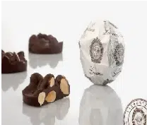 Аnomale dark chocolate with almonds Laurence