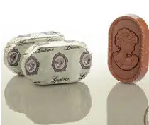 Цукерки Lady milk chocolate Laurence